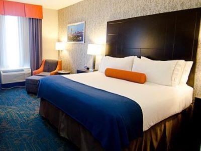 Holiday Inn Express Hotel & Suites Knoxville By Ihg Buitenkant foto