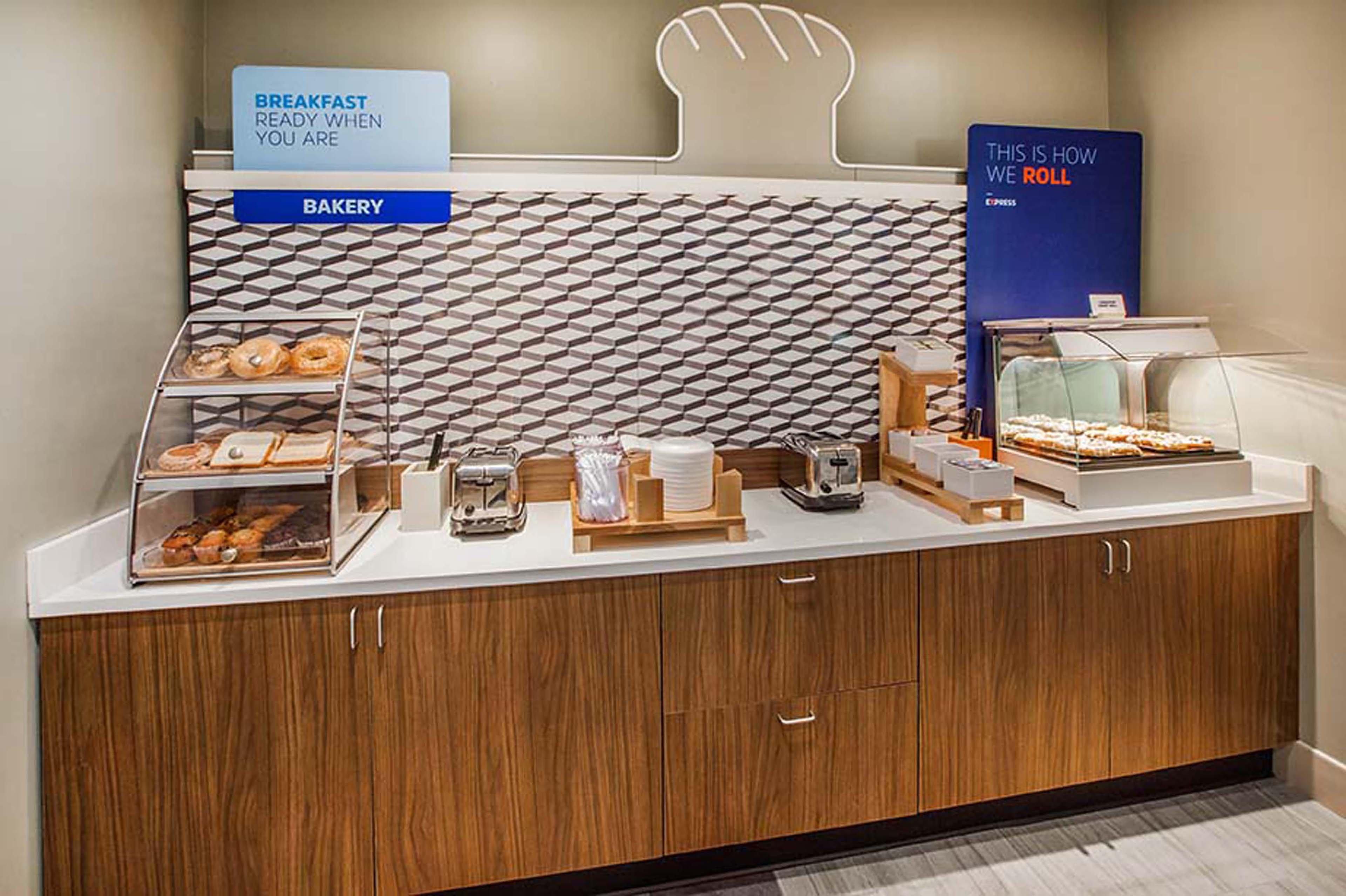 Holiday Inn Express Hotel & Suites Knoxville By Ihg Buitenkant foto